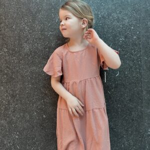 Kleit kivikestega lendlev